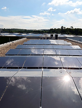 Green Logistics - Photovoltaik-Anlage auf den Hallendächer